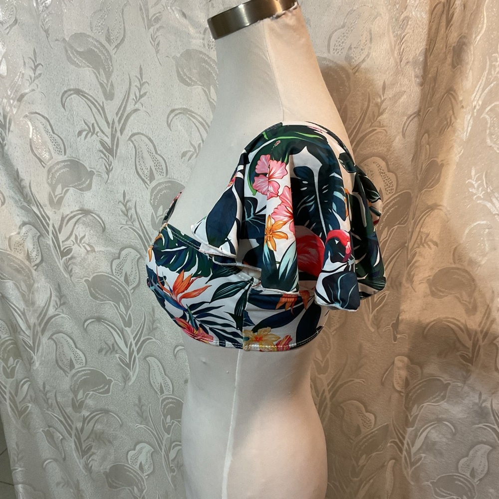 SHEIN Multicolored Bikini Top Ruffled Straps - Picture 2 of 4